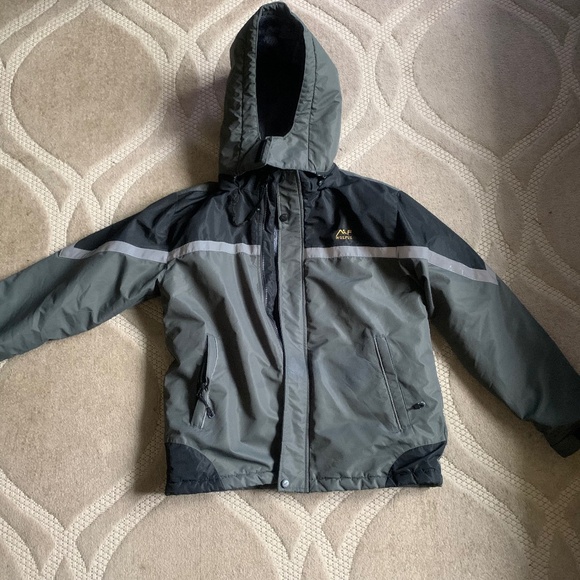 Boys large Wulful coat - Picture 1 of 3